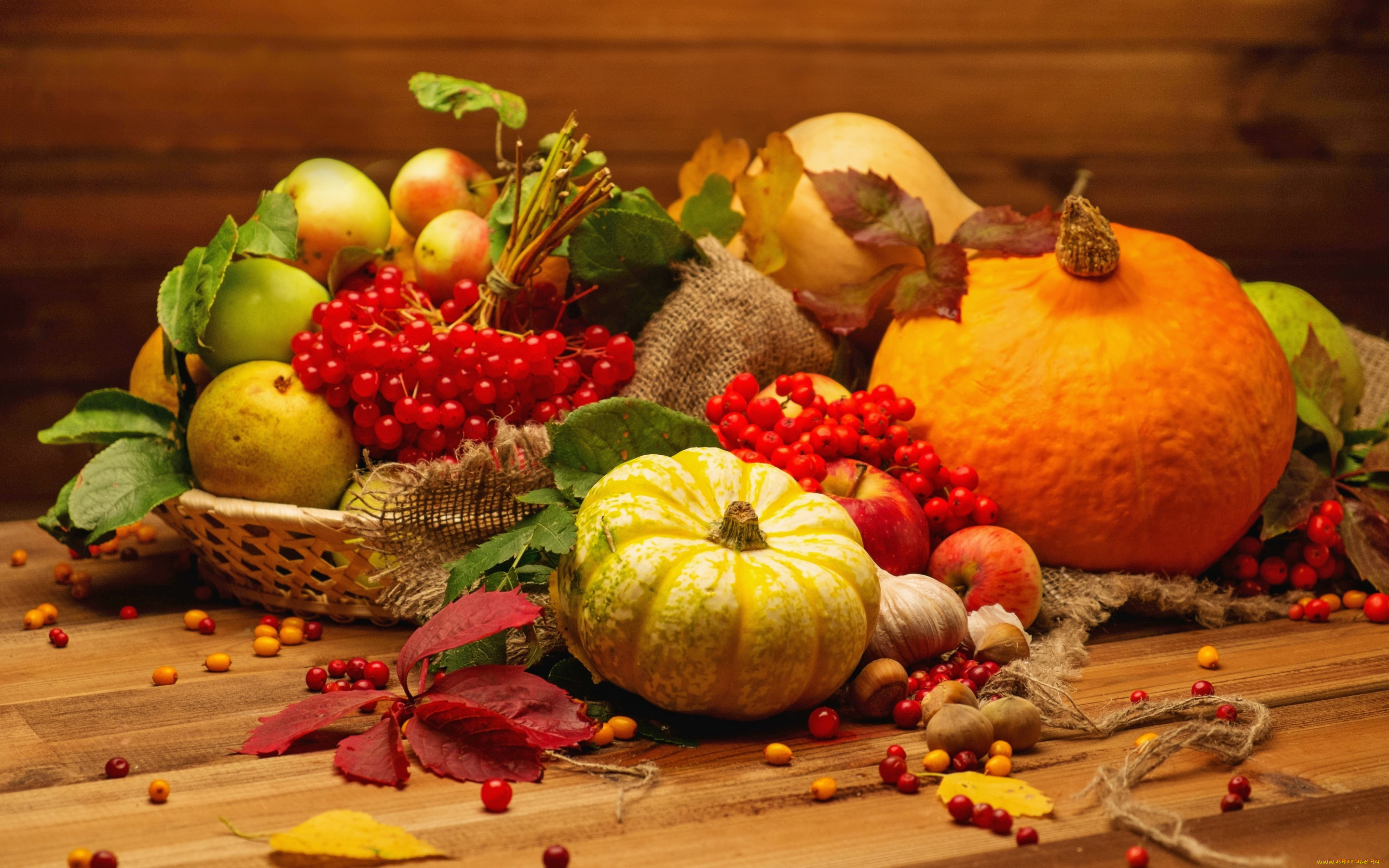 Осенние фрукты